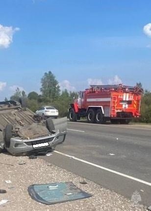 Спасатели МЧС принимали участие в ликвидации ДТП в Сухиничском районе, 240 км автодороги М-3 "Украина"